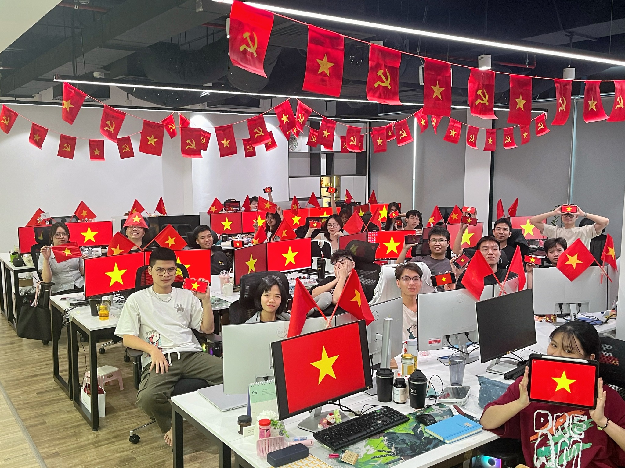 🎉 [WAYFU] SOUTHERN LIBERATION DAY APRIL 30 & INTERNATIONAL LABOR DAY MAY 1 ✨
